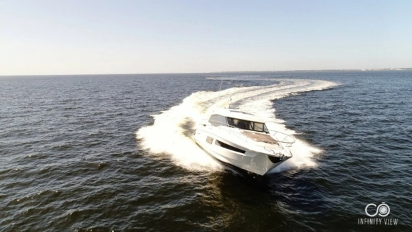 2018 Prestige 46