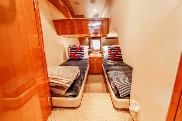 2004 Hatteras 54 Convertible 