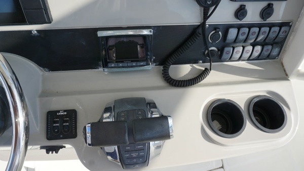 27ft Boston Whaler Yacht For Sale