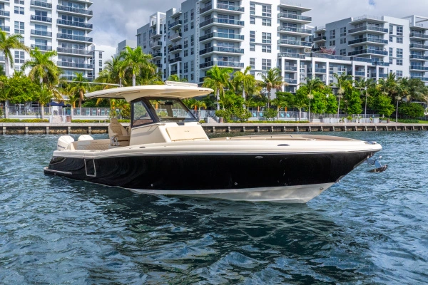 2019 Chris-Craft 30
