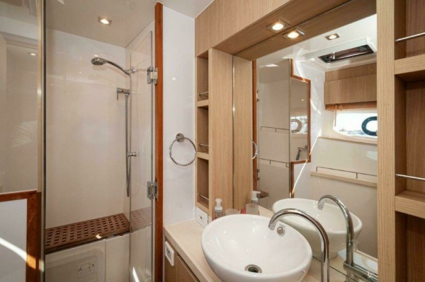 Mimi s Oasis 44ft Aquila Yacht For Sale
