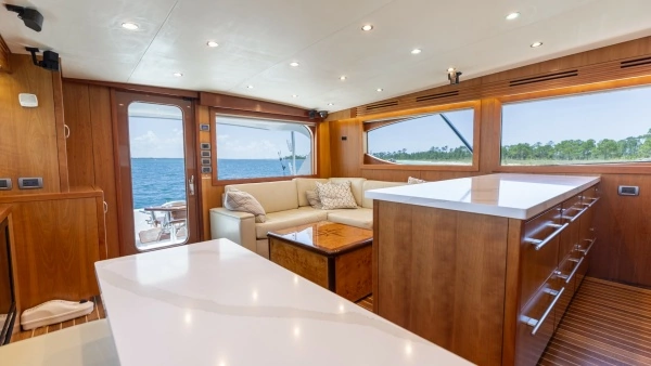 2010 Hatteras 60