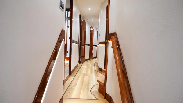 70ft Hatteras Yacht For Sale