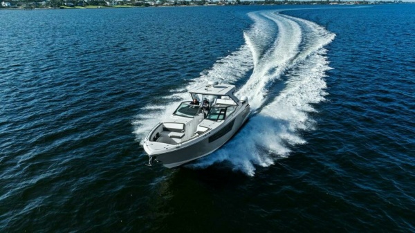 2023 Monterey 385 SS - Profile