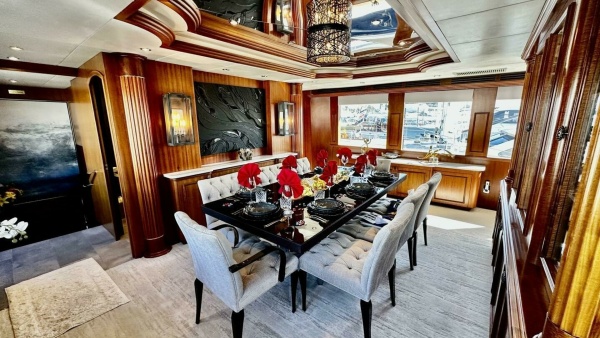 Magnum Ride 100ft Hatteras Yacht For Sale