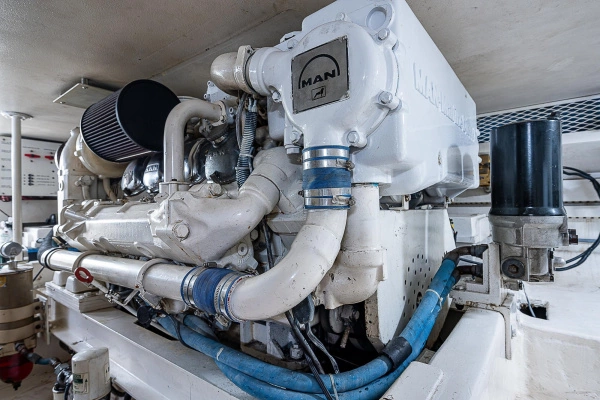 1998 Viking 47