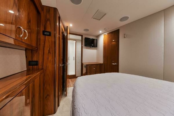 5 J rsquo s 54ft Hatteras Yacht For Sale