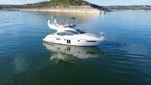 Photo of the 2013 Azimut 40 Flybridge