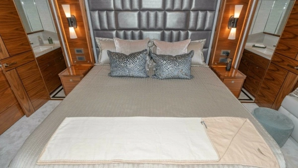 Viking 90C Yacht For Sale