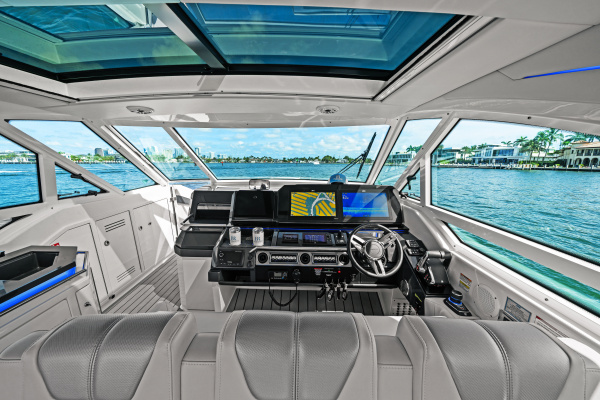 LADY CHAMPAGNE 2 40ft Formula Yacht For Sale