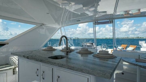 Magnum Ride 100ft Hatteras Yacht For Sale