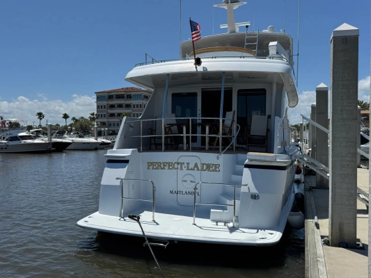 2002 Hatteras 75