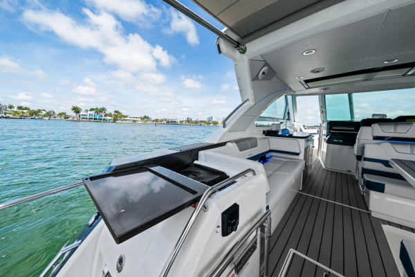 LADY CHAMPAGNE 2 40ft Formula Yacht For Sale