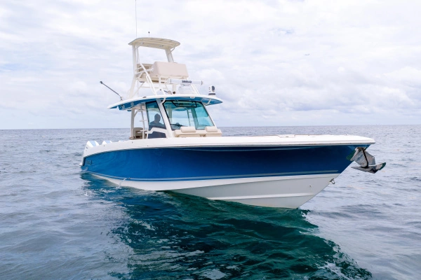 2025 Boston Whaler 38