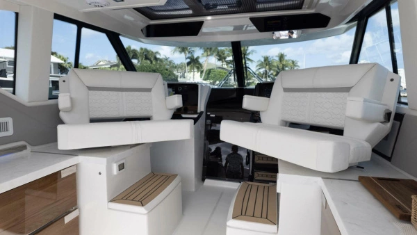 2022 Tiara Yachts 43