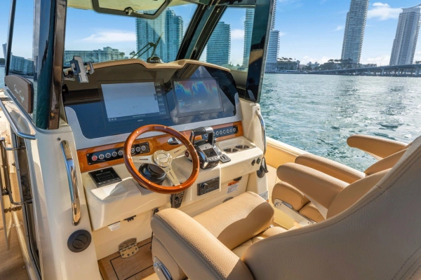 2022 Chris-Craft 30