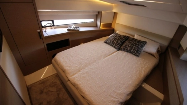 2018 Prestige 46