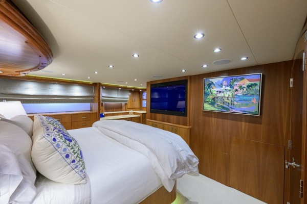 MAGIC 100ft Hatteras Yacht For Sale