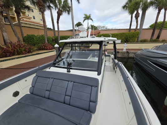 BFT 42ft Boston Whaler Yacht For Sale