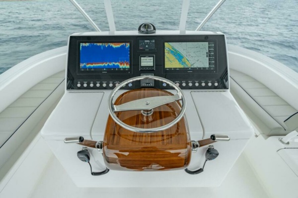 Viking 46 Billfish - Helm
