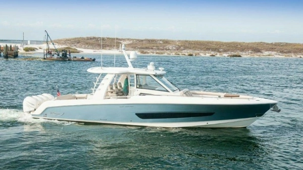 2018 Boston Whaler 42