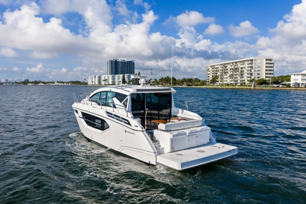 Cruisers 42 SARGAM - Exterior