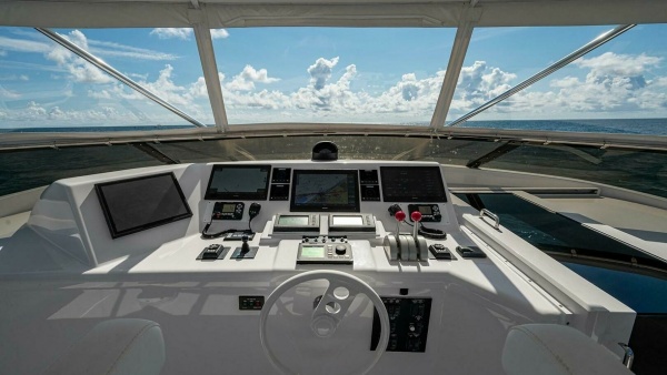 Magnum Ride 100ft Hatteras Yacht For Sale
