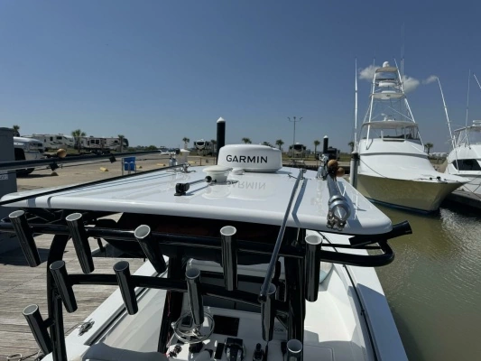 2022 Onslow Bay 33