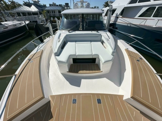 2025 Tiara Yachts 60