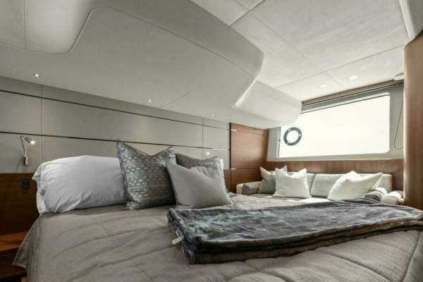 2016 Princess 60