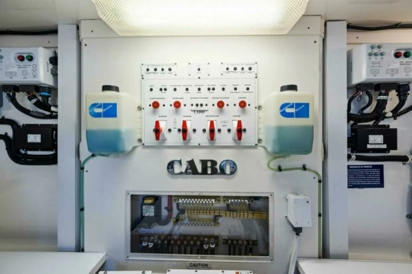 2012 Cabo 44
