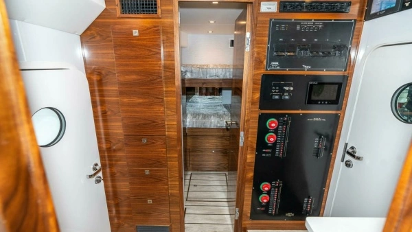 Viking 90C Yacht For Sale