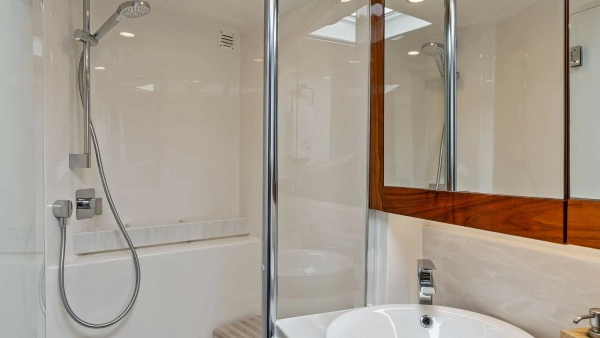 Riviera 57 Enclosed Bridge Yacht For Sale