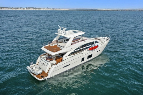 2015 Princess 72