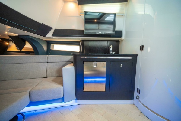 PIPE DREAM 42ft Boston Whaler Yacht For Sale