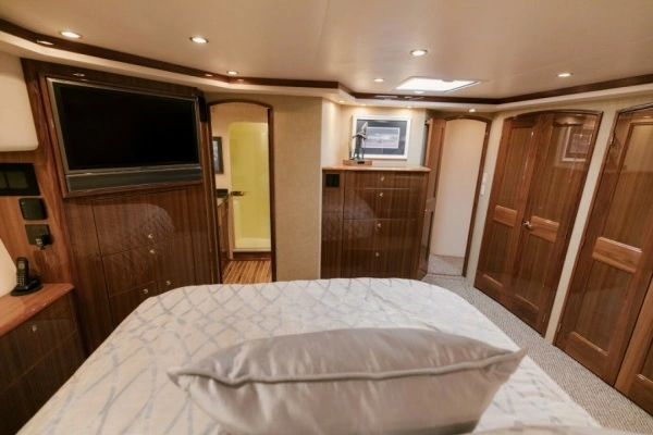 2006 Viking 74