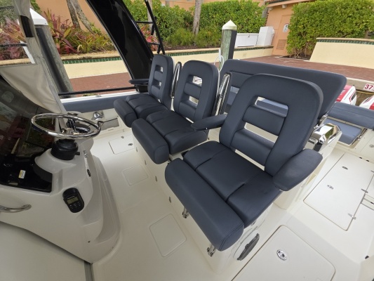 BFT 42ft Boston Whaler Yacht For Sale