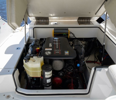 Unplugged 28ft Cobalt Yacht For Sale