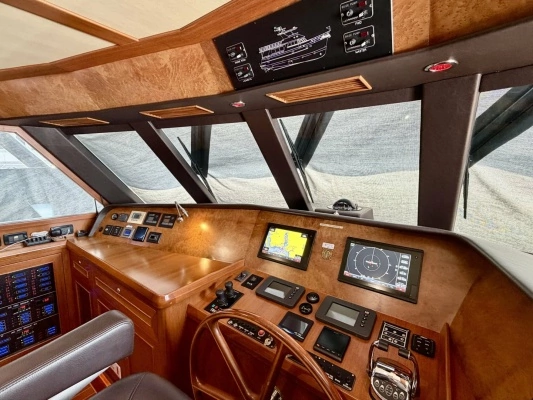 2012 Alaskan 70
