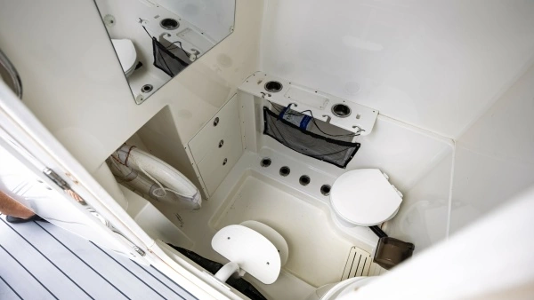 2005 Triton 34