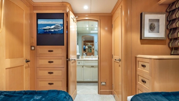 1998 Trinity Yachts 144