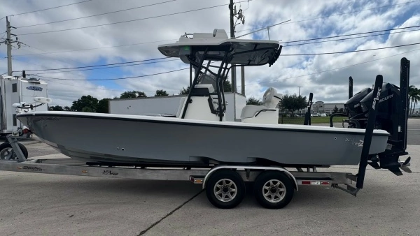 27-ft-SeaVee-2023-270Z-Galati Yacht Sales Trade Sarasota Florida United States  yacht for sale