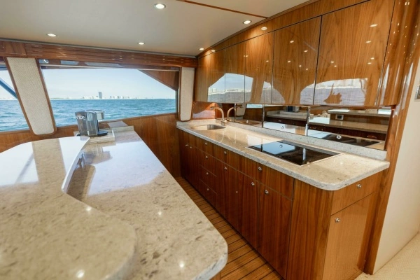 2020 Viking 62