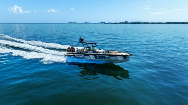 28ft Axopar Yacht For Sale