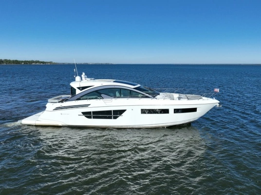 2020 Cruisers Yachts 60