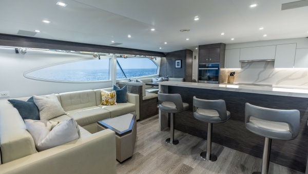On the DL 65ft Hatteras Yacht For Sale