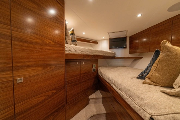2025 Viking 58