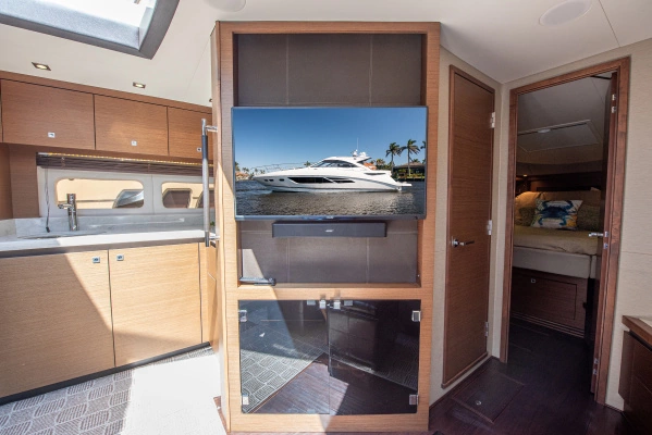 Sea Ray Sundancer 510 Yacht For Sale