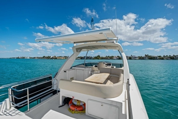 2019 Absolute 52