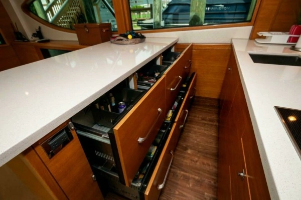 2016 Hatteras 60